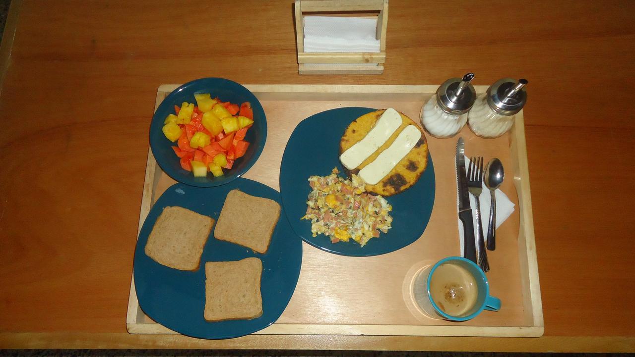 Iris Hostel Medellín Eksteriør billede