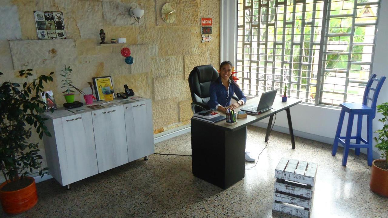 Iris Hostel Medellín Eksteriør billede